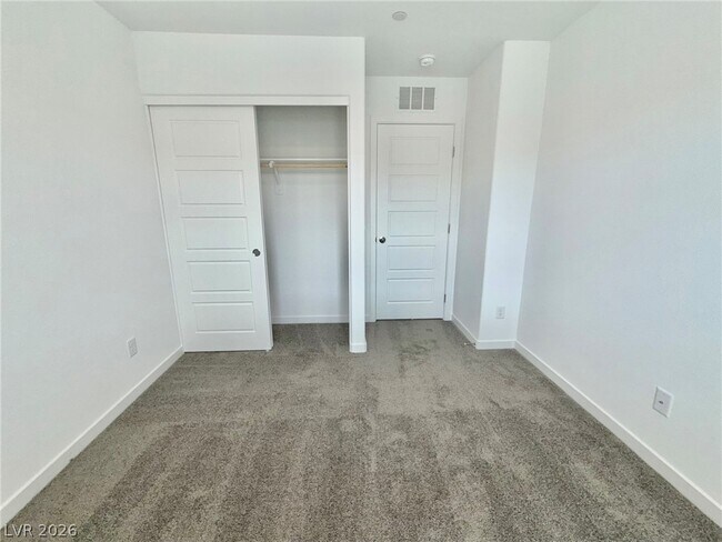 Building Photo - 913 Rosy Starling St
