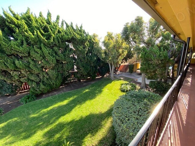 Building Photo - *OPEN HOUSE: 5/4 3-4PM* 2BR in Pacific Bea...