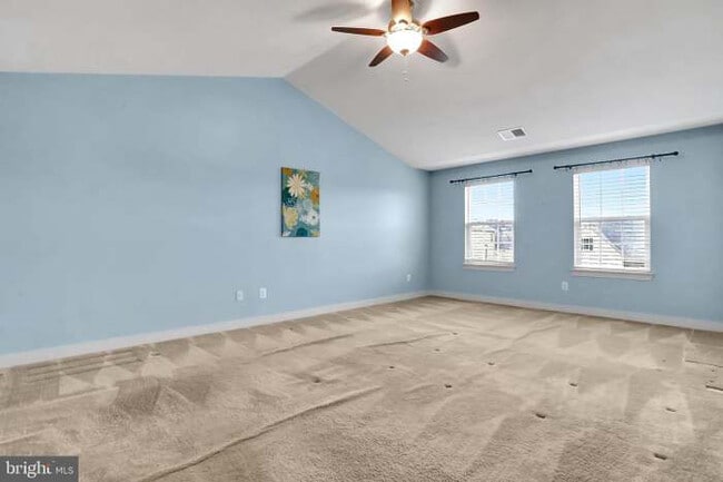 Building Photo - 515 Waterdale Dr