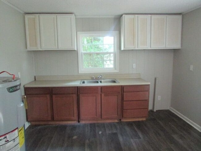 Building Photo - Charming 3 Bedroom Home on a Quiet Cul-de-Sac