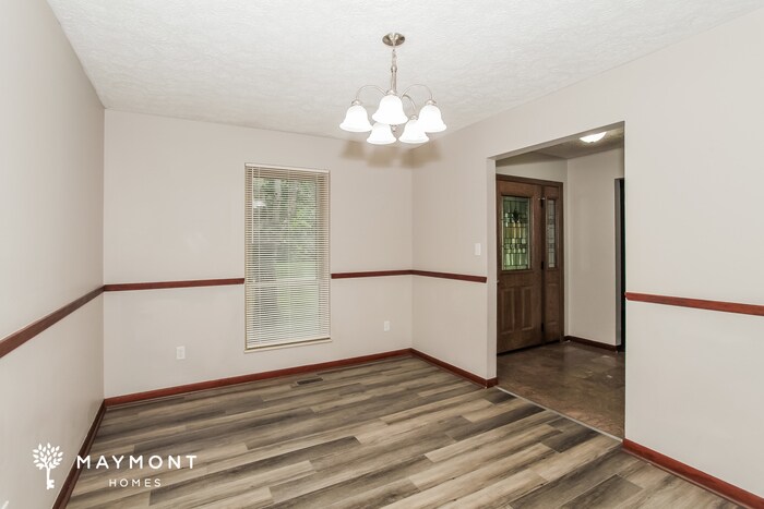 Building Photo - 8233 Lake Ridge Dr