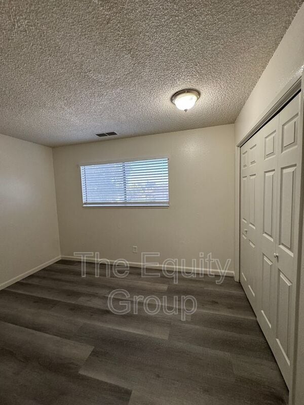 Building Photo - 404 N West St