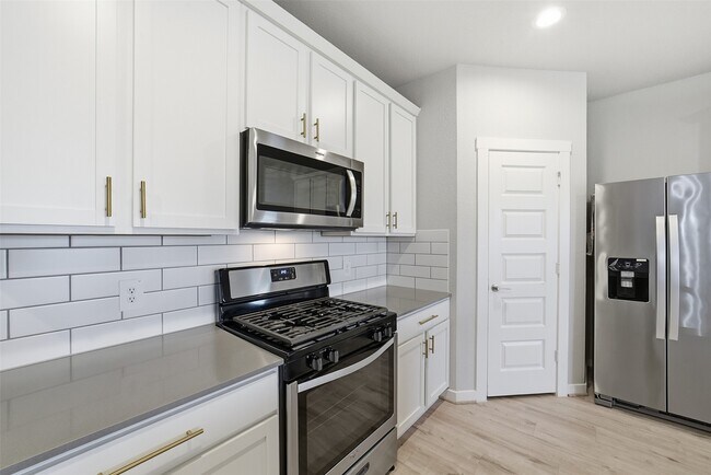 Building Photo - 28922 Yulee Mill Dr