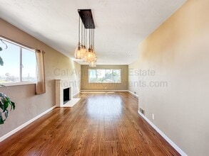 Building Photo - 7019 Outlook Ave