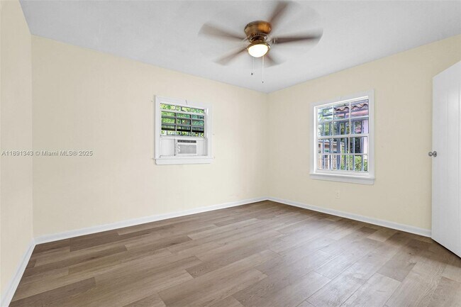 Building Photo - 511 NW 44th St