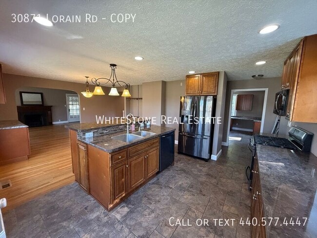 Building Photo - 30871 Lorain Rd