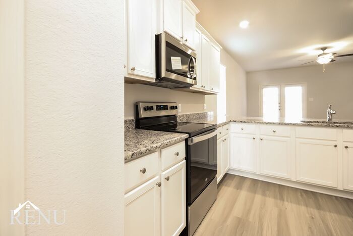 Building Photo - 25334 Shadowdale Dr