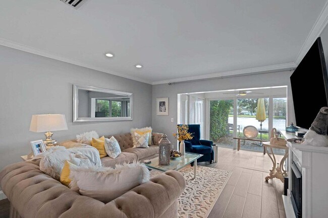 Building Photo - 5400 Poppy Pl