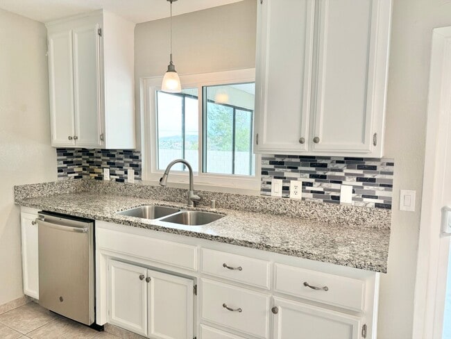 Building Photo - COMING SOON!! Comfortable and Spacious 3 b...