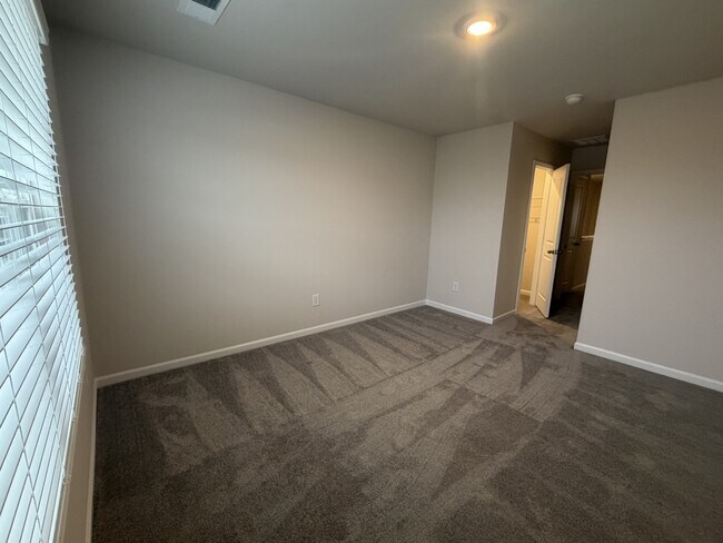 Building Photo - 244 Bones Rd