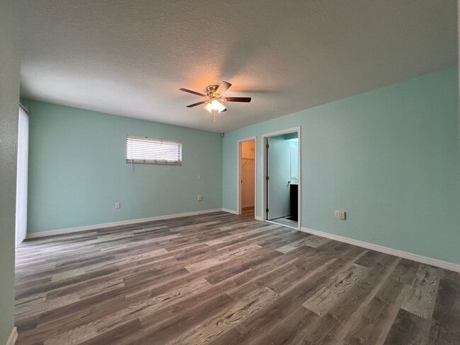 Building Photo - 18090 Avonsdale Cir