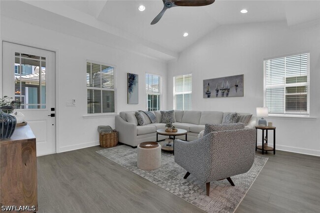 Building Photo - 7242 Saona CT