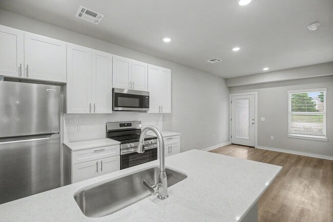 Building Photo - ***403 S. 29th Street***