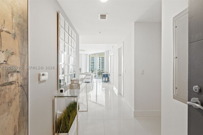 Building Photo - 17111 Biscayne Blvd