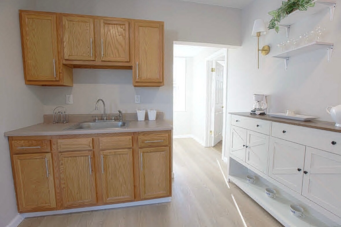 Building Photo - 31 Florence St