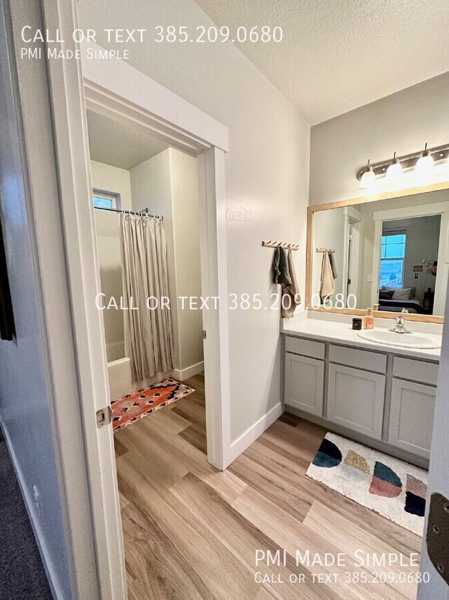 Building Photo - Move in Special! Condo with Amazing Views ...