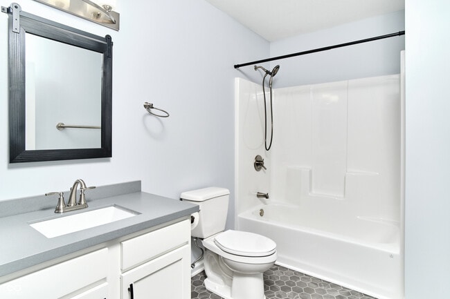 Building Photo - 730 N East St