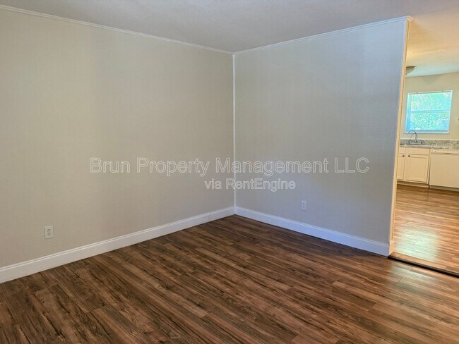 Building Photo - 5540 N Broadway St