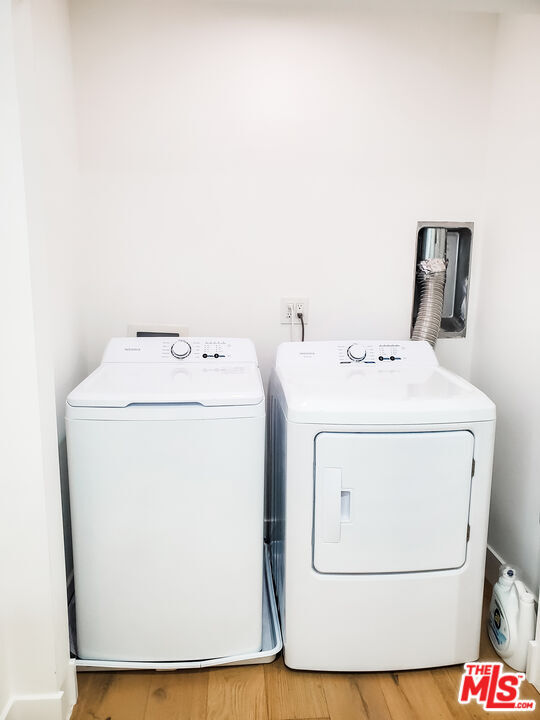 Building Photo - 11221 Hannum Ave