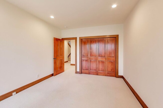 Building Photo - 28 Meadow Rd