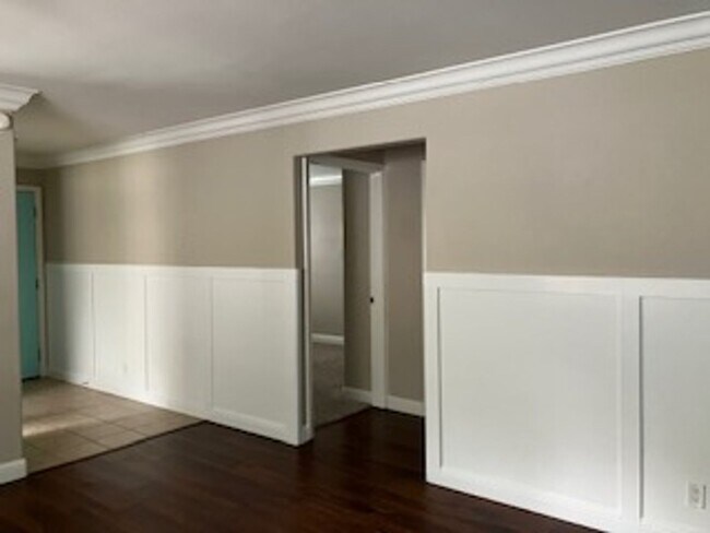 Building Photo - Charming 2 Bedroom, 2 Bathroom Condo in Sa...