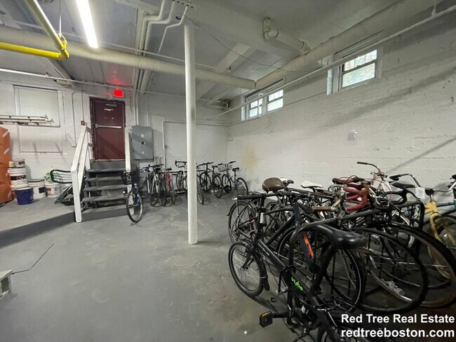 Building Photo - 25 Park Dr