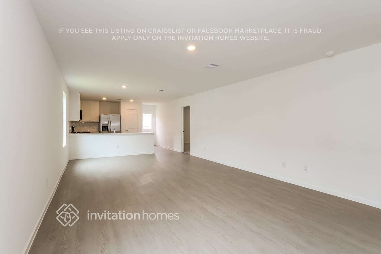 Building Photo - 15215 Abella Dr