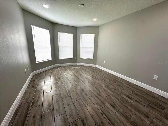 Building Photo - 5 Olive Pl