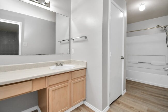 Building Photo - 3919 Rolling Springs Ln