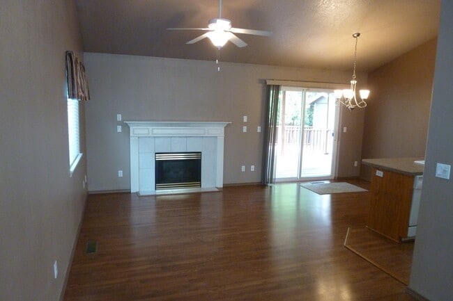 Building Photo - 5456 Monterey Dr SE