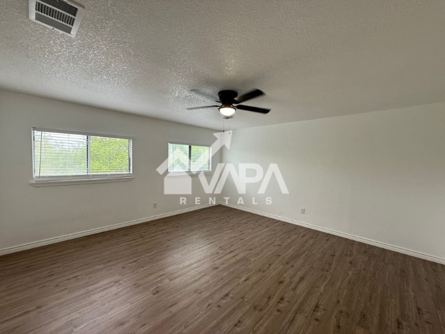 Building Photo - 817 Meadow Peak