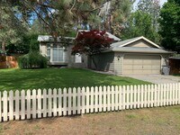 Building Photo - Suncrest Rental – Stunning 4-Bedroom Home Near Long Lake