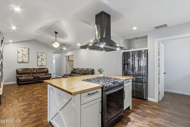 Building Photo - 1732 Russ Randall St