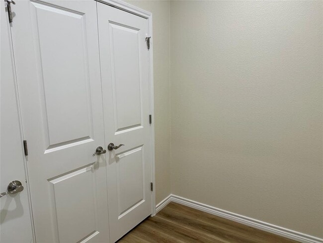 Building Photo - 515 War Admiral Dr