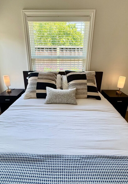 Building Photo - 10699 Larry Way