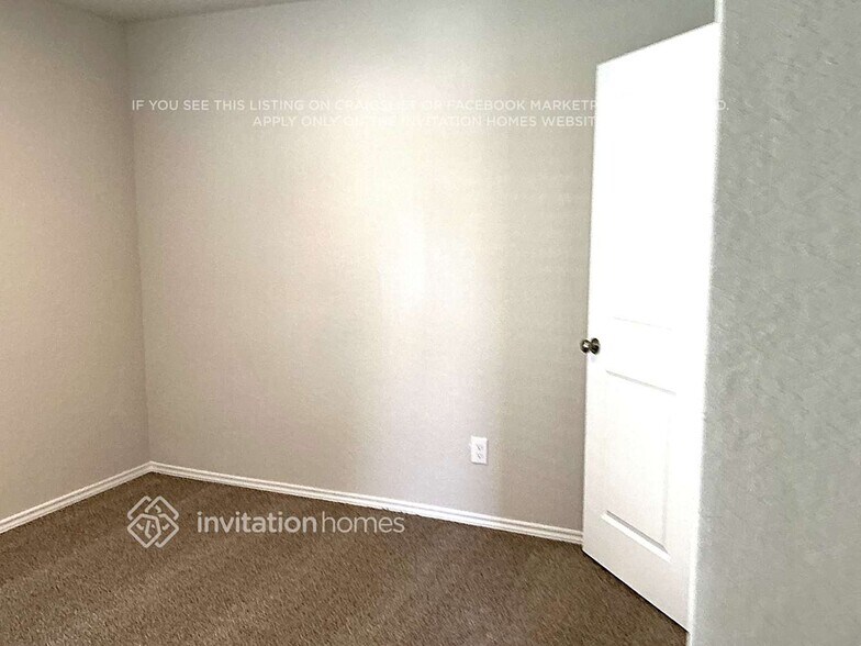 Building Photo - 10510 Varmus Dr