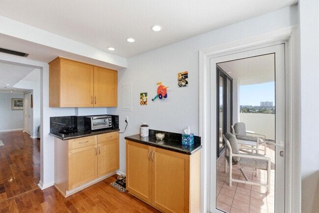 Building Photo - 1361 S Ocean Blvd