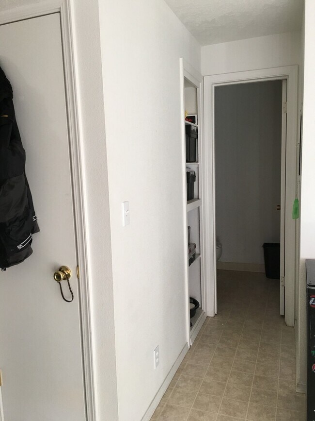 Building Photo - Orchard St Triplex