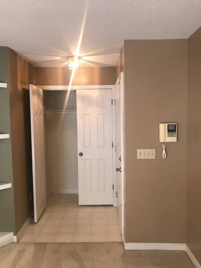 Building Photo - Coming Soon! 2 Beds 1.5 Baths! at River Vi...