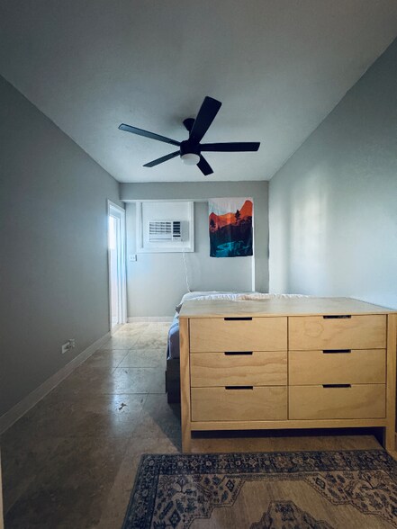 Building Photo - 2015 Ala Wai Blvd