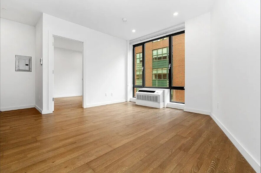 Building Photo - 41-32 27th St