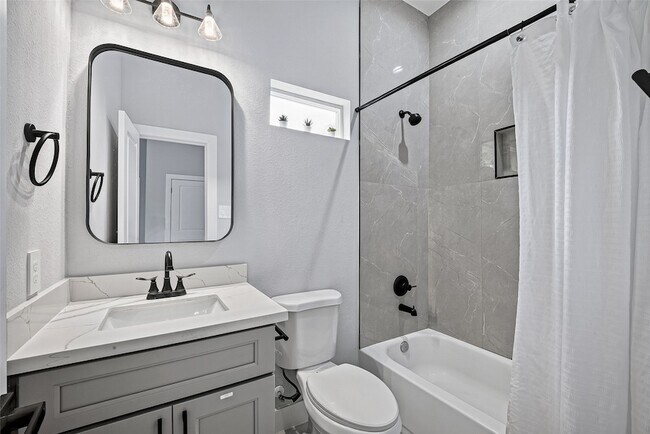 Building Photo - 5027 Dickens Rd