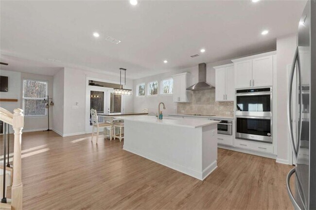 Building Photo - 15 Parkside View