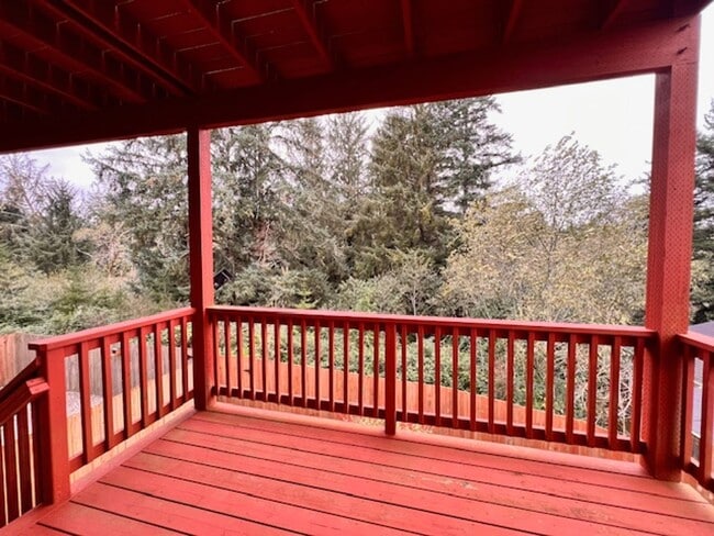 Building Photo - 2165