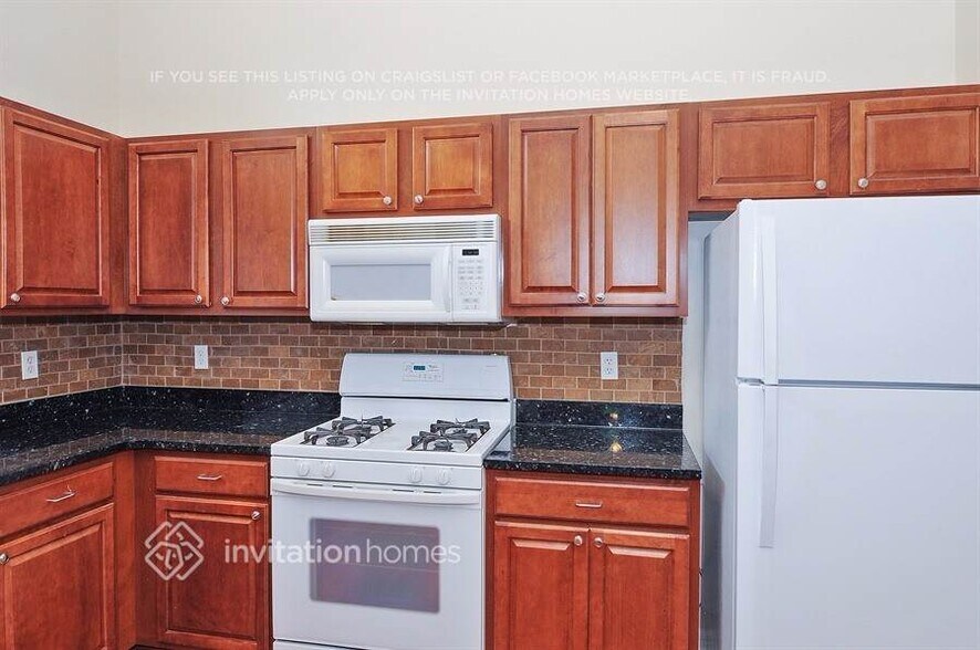 Building Photo - 5547 Foxtail Ct