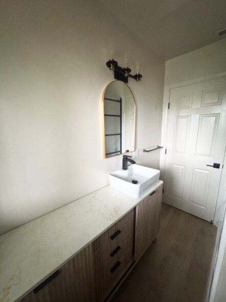 Building Photo - 708 Burke Ave