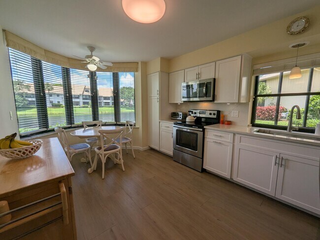 Building Photo - 16941 Waterbend Dr