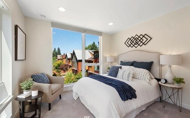 Building Photo - 4bd/3.5ba Seattle Condo