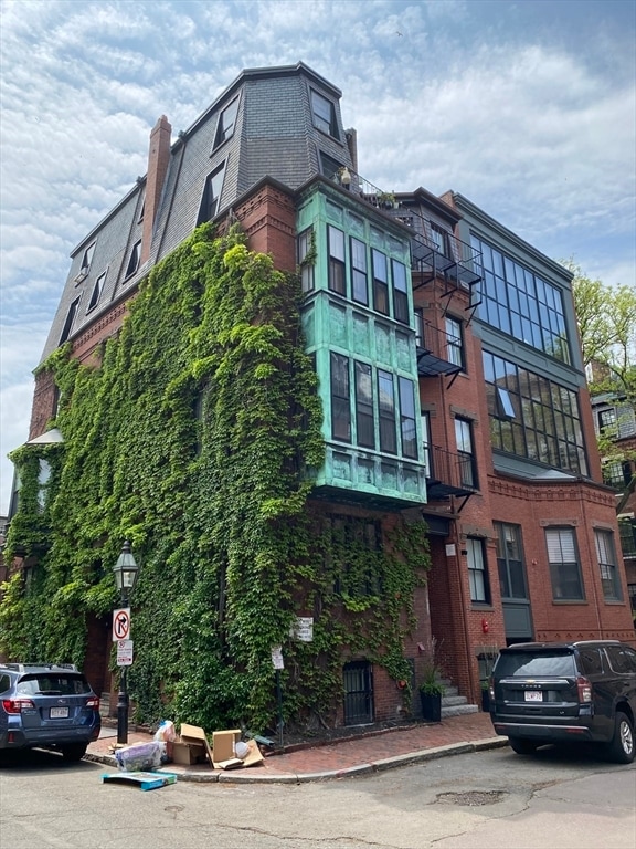 Building Photo - 49 Brimmer St