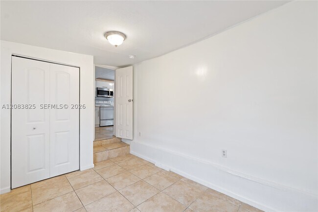 Building Photo - 5714 NW 21st Ave